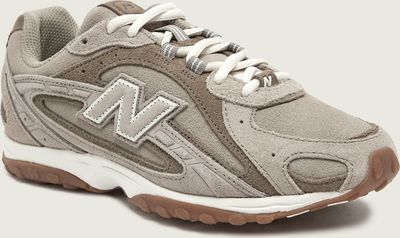 Buty sportowe damskie na wiosnę New Balance ze sklepu: Gomez Fashion Store w kategorii: Buty sportowe damskie - zdjęcie 874714-BD9-10338_NE265U000009051