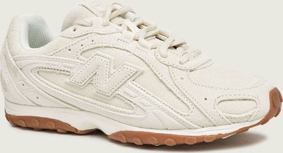 Buty sportowe damskie na wiosnę New Balance ze sklepu: Gomez Fashion Store w kategorii: Buty sportowe damskie - zdjęcie 874714-BD9-10338_NE265U000009053