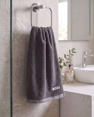 Ręcznik BOSS BLACK ze sklepu: Gomez Fashion Store w kategorii: Ręczniki - zdjęcie 874714-BD9-10338_BS265U000006B75