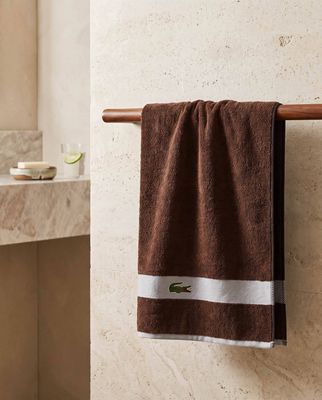 Ręcznik Lacoste HOME ze sklepu: Gomez Fashion Store w kategorii: Ręczniki - zdjęcie 874714-BD9-10338_LH265U000002C95