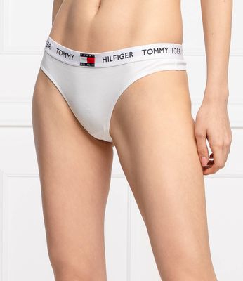 Majtki damskie z napisami Tommy Hilfiger Underwear ze sklepu: Gomez Fashion Store w kategorii: Majtki damskie - zdjęcie 874714-BD9-10338_TU202W000021E71