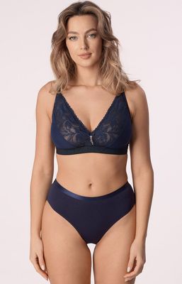 Majtki damskie w stylu klasycznym z koronką ze sklepu: Intymna w kategorii: Majtki damskie - zdjęcie 9621D59-45C-2676_193320