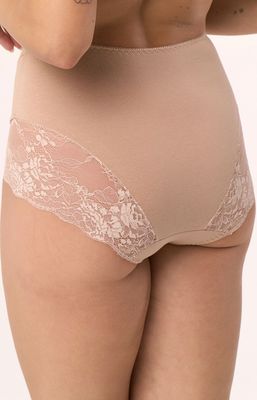 Majtki damskie w stylu klasycznym ze sklepu: Intymna w kategorii: Majtki damskie - zdjęcie 9621D59-45C-2676_212815