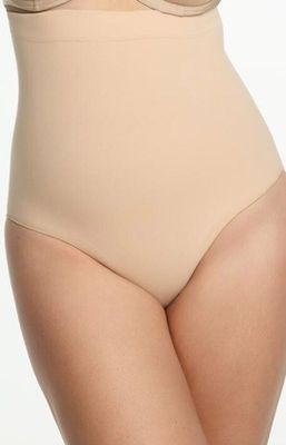 Majtki damskie bez wzorów ze sklepu: Intymna w kategorii: Majtki damskie - zdjęcie 9621D59-45C-2676_217446