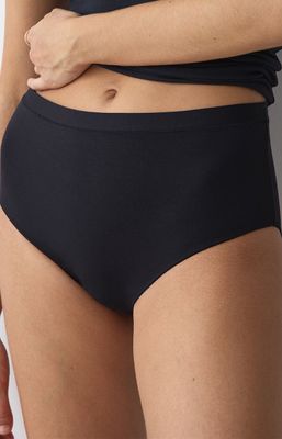 Majtki damskie gładkie ze sklepu: Intymna w kategorii: Majtki damskie - zdjęcie 9621D59-45C-2676_336684