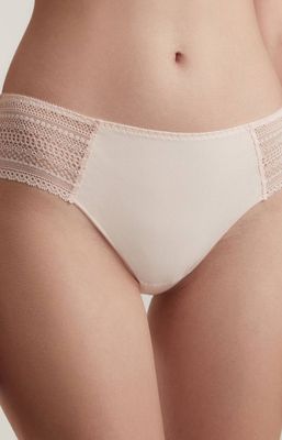 Majtki damskie koronkowe w stylu klasycznym ze sklepu: Intymna w kategorii: Majtki damskie - zdjęcie 9621D59-45C-2676_157597