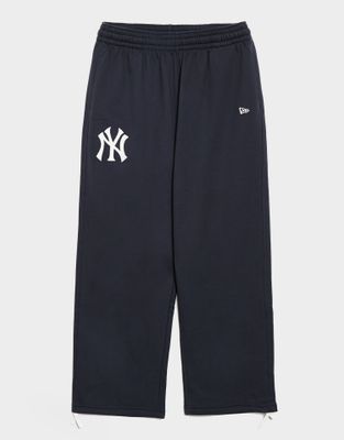 Spodnie męskie New Era ze sklepu: JD Sports  w kategorii: Spodnie męskie