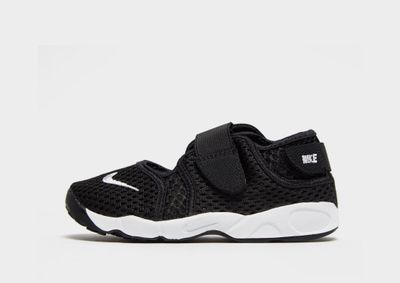 Buty sportowe dziecięce wiosenne Nike ze sklepu: JD Sports  w kategorii: Buty sportowe dziecięce - zdjęcie 9C9C4A-9AA-13709_317415-014