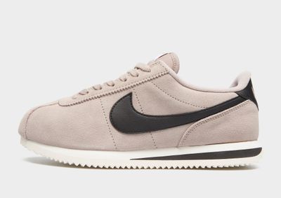 Buty sportowe damskie na wiosnę Nike ze sklepu: JD Sports  w kategorii: Buty sportowe damskie - zdjęcie 9C9C4A-9AA-13709_IB1857-201