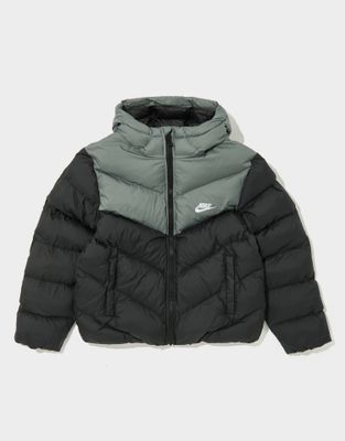 Kurtka chłopięca na zimę Nike ze sklepu: JD Sports  w kategorii: Kurtki chłopięce - zdjęcie 9C9C4A-9AA-13709_IB6164-010