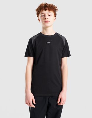 T-shirt chłopięce na lato Nike ze sklepu: JD Sports  w kategorii: T-shirty chłopięce - zdjęcie 9C9C4A-9AA-13709_IO1704-010