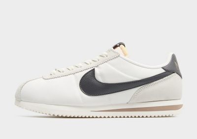 Buty sportowe damskie wiosenne Nike ze sklepu: JD Sports  w kategorii: Buty sportowe damskie - zdjęcie 9C9C4A-9AA-13709_IU7556-030