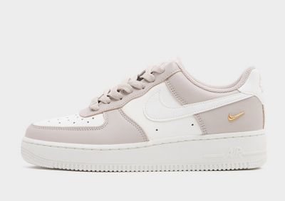 Buty sportowe damskie na wiosnę Nike ze sklepu: JD Sports  w kategorii: Buty sportowe damskie - zdjęcie 9C9C4A-9AA-13709_IV5197-200