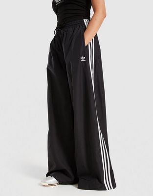 Spodnie damskie na lato adidas ze sklepu: JD Sports  w kategorii: Spodnie damskie - zdjęcie 9C9C4A-9AA-13709_JD3390