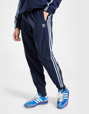 Spodnie męskie jesienne w sportowym stylu adidas ze sklepu: JD Sports  w kategorii: Spodnie męskie - zdjęcie 9C9C4A-9AA-13709_JP1249