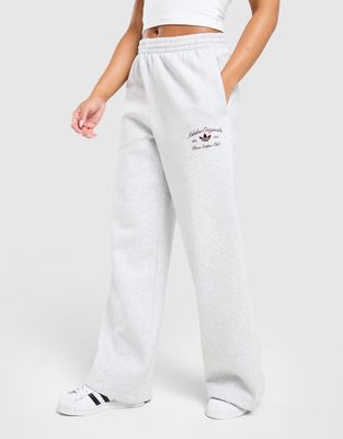 Spodnie damskie w sportowym stylu adidas ze sklepu: JD Sports  w kategorii: Spodnie damskie - zdjęcie 9C9C4A-9AA-13709_KD6383