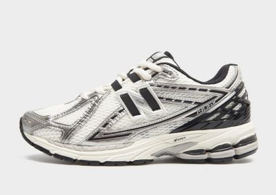 Buty sportowe damskie wiosenne New Balance ze sklepu: JD Sports  w kategorii: Buty sportowe damskie - zdjęcie 9C9C4A-9AA-13709_M1906RER