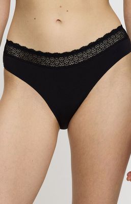 Triumph - Majtki damskie klasyczne koronkowe ze sklepu: Primodo w kategorii: Majtki damskie - zdjęcie A0D05E-522-13421_207739