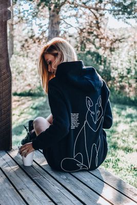 Bluza damska młodzieżowa Naoko ze sklepu: NAOKO w kategorii: Bluzy damskie