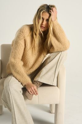 Sweter damski zimowy NAOKO-STORE.pl ze sklepu: NAOKO w kategorii: Swetry damskie - zdjęcie A8F38C0-26C-6400_15647480512885