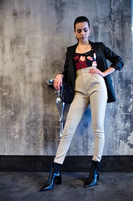 Spodnie damskie casual Olika ze sklepu: olika.com.pl w kategorii: Spodnie damskie - zdjęcie AE84B5C-5EA-3073_12881