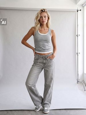 Jeansy damskie casualowe Sinsay ze sklepu: Sinsay w kategorii: Jeansy damskie - zdjęcie CC22A15-4CA-6968_002JS