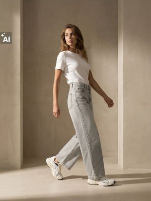 Jeansy damskie Sinsay ze sklepu: Sinsay w kategorii: Jeansy damskie - zdjęcie CC22A15-4CA-6968_004JS