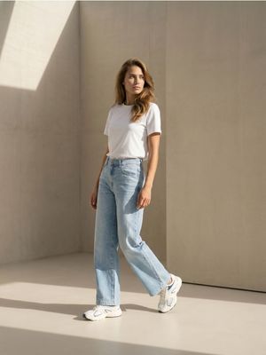 Jeansy damskie Sinsay ze sklepu: Sinsay w kategorii: Jeansy damskie - zdjęcie CC22A15-4CA-6968_004JS