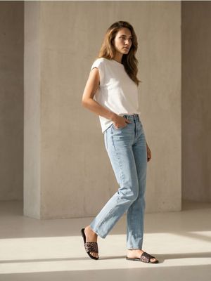 Jeansy damskie wiosenne Sinsay ze sklepu: Sinsay w kategorii: Jeansy damskie - zdjęcie CC22A15-4CA-6968_012JS
