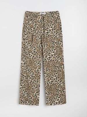 Jeansy damskie w miejskim stylu Sinsay ze sklepu: Sinsay w kategorii: Jeansy damskie - zdjęcie CC22A15-4CA-6968_047JS