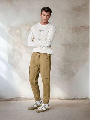 Spodnie męskie casual Sinsay ze sklepu: Sinsay w kategorii: Spodnie męskie - zdjęcie CC22A15-4CA-6968_0824J