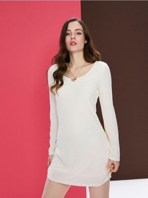 Sukienka dopasowana Sinsay ze sklepu: Sinsay w kategorii: Sukienki - zdjęcie CC22A15-4CA-6968_087GY