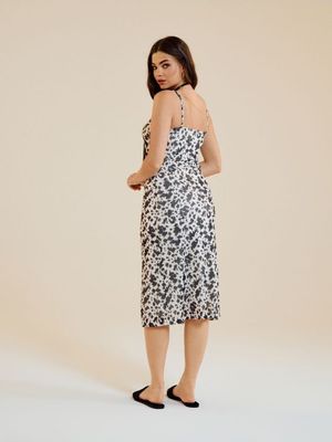 Sukienka dopasowana casual Sinsay ze sklepu: Sinsay w kategorii: Sukienki - zdjęcie CC22A15-4CA-6968_166AC