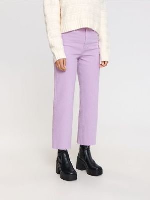 Jeansy damskie casualowe Sinsay ze sklepu: Sinsay w kategorii: Jeansy damskie - zdjęcie CC22A15-4CA-6968_2085F