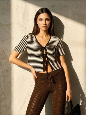Bluzka damska casual Sinsay ze sklepu: Sinsay w kategorii: Bluzki damskie - zdjęcie CC22A15-4CA-6968_236HA
