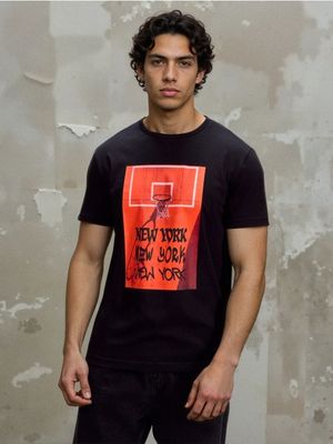 T-shirt męski na wiosnę młodzieżowy Sinsay ze sklepu: Sinsay w kategorii: T-shirty męskie - zdjęcie CC22A15-4CA-6968_258HL