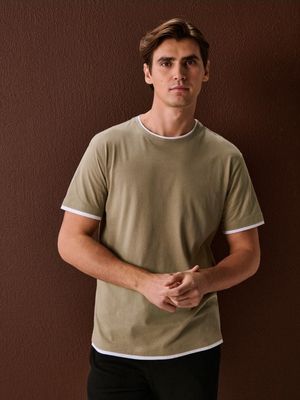 T-shirt męski casual Sinsay ze sklepu: Sinsay w kategorii: T-shirty męskie - zdjęcie CC22A15-4CA-6968_284HL