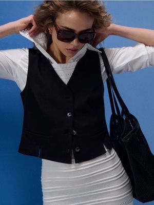 Kamizelka damska casual jesienna Sinsay ze sklepu: Sinsay w kategorii: Kamizelki damskie - zdjęcie CC22A15-4CA-6968_307IU