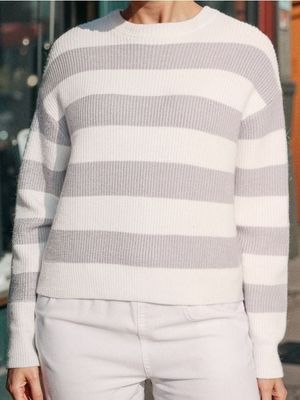 Sweter damski casual Sinsay ze sklepu: Sinsay w kategorii: Swetry damskie - zdjęcie CC22A15-4CA-6968_366EU