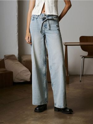 Jeansy damskie wiosenne Sinsay ze sklepu: Sinsay w kategorii: Jeansy damskie - zdjęcie CC22A15-4CA-6968_488CX