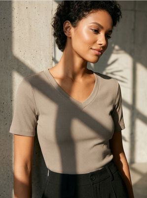 Bluzka damska casual Sinsay ze sklepu: Sinsay w kategorii: Bluzki damskie - zdjęcie CC22A15-4CA-6968_512EU