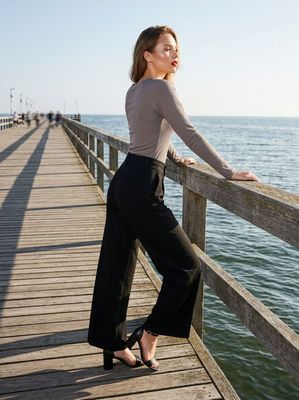 Bluzka damska casual Sinsay ze sklepu: Sinsay w kategorii: Bluzki damskie - zdjęcie CC22A15-4CA-6968_528HC