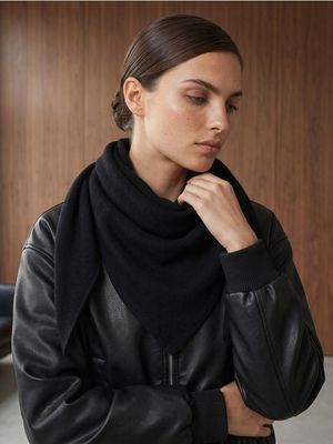 Szalik/chusta Sinsay ze sklepu: Sinsay w kategorii: Szaliki i chusty damskie - zdjęcie CC22A15-4CA-6968_601LF
