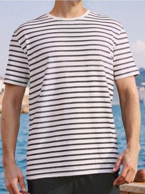 T-shirt męski Sinsay ze sklepu: Sinsay w kategorii: T-shirty męskie - zdjęcie CC22A15-4CA-6968_606EY