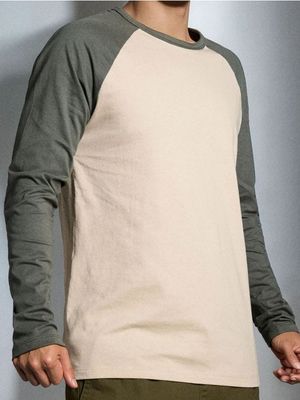 T-shirt męski casualowy Sinsay ze sklepu: Sinsay w kategorii: T-shirty męskie - zdjęcie CC22A15-4CA-6968_654EY