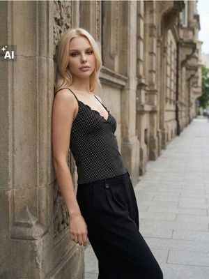 Bluzka damska casual Sinsay ze sklepu: Sinsay w kategorii: Bluzki damskie - zdjęcie CC22A15-4CA-6968_690HA