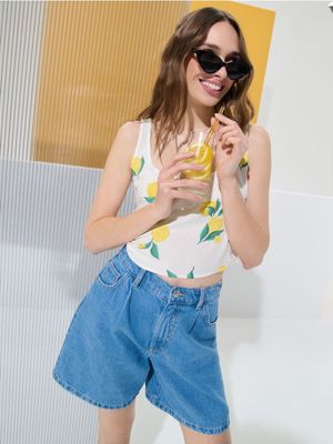 Szorty w stylu młodzieżowym casual Sinsay ze sklepu: Sinsay w kategorii: Szorty - zdjęcie CC22A15-4CA-6968_748DB