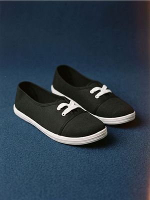 Trampki damskie na wiosnę Sinsay ze sklepu: Sinsay w kategorii: Trampki damskie - zdjęcie CC22A15-4CA-6968_800DG