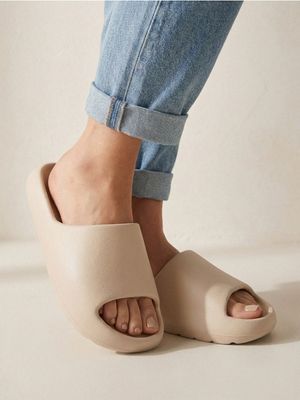 Klapki damskie letnie Sinsay ze sklepu: Sinsay w kategorii: Klapki damskie - zdjęcie CC22A15-4CA-6968_811HU