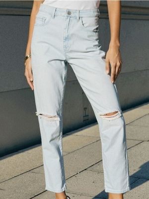 Jeansy damskie w miejskim stylu Sinsay ze sklepu: Sinsay w kategorii: Jeansy damskie - zdjęcie CC22A15-4CA-6968_822DB